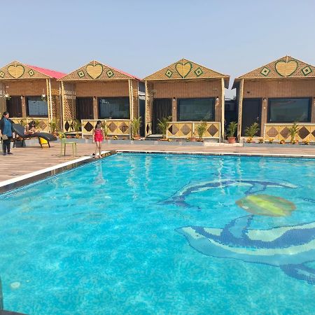Midwaay Resort Patratu Εξωτερικό φωτογραφία